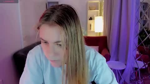 Jade online show from December 3, 9:24 pm