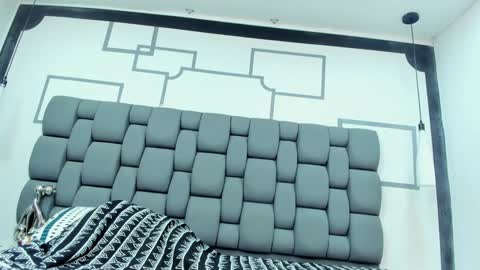 Jade  online show from January 10, 11:00 am