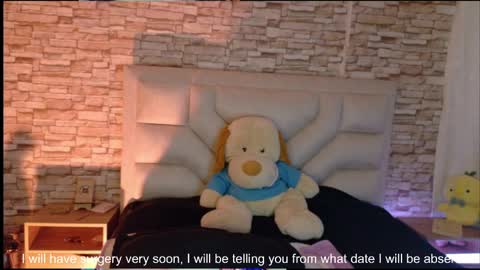 jade white  online show from April 30, 12:33 pm