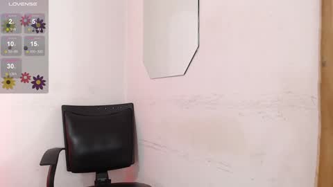 Jadeadamsxx online show from December 28, 11:05 pm