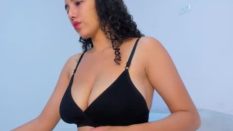 Jade  online show from February 6, 11:35 am