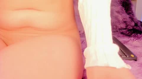 Snapshot of jadeestudios chatting on November 4, 8:13 am jadeestudios online show from November 4, 8:13 am