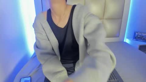 jadeestudios online show from January 9, 8:28 am