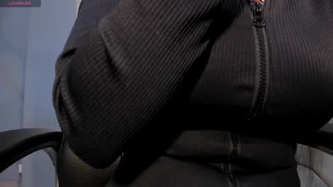 JADE EVANS online show from December 19, 4:03 pm