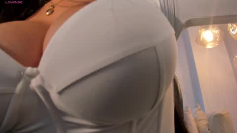 JADE EVANS online show from February 21, 6:09 pm