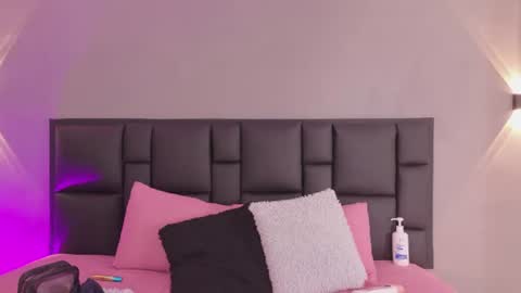 Jade online show from June 29, 4:18 pm