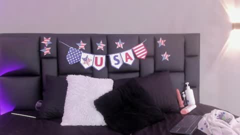 Jade online show from July 3, 6:58 pm