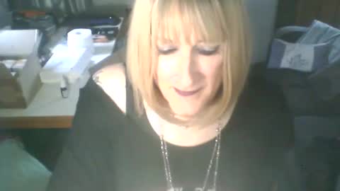 Jademinx online show from November 27, 3:25 pm