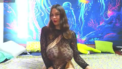 Jadelin Min online show from November 21, 7:29 am