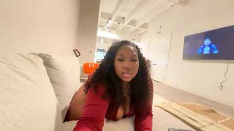 Snapshot of jadelove222 chatting on December 13, 7:36 am Jade Love online show from December 13, 7:36 am