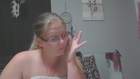 JadeLuv online show from October 16, 12:55 am