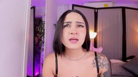 JADE online show from December 5, 7:43 pm