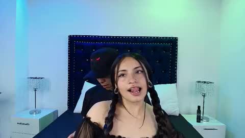 Snapshot of jaden_and_sofia chatting on March 26, 2:39 am Jaden and Sofia online show from March 26, 2:39 am