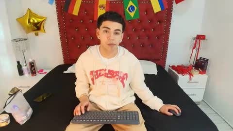 Snapshot of jaden_and_sofia chatting on July 9, 2:59 am Jaden and Sofia online show from July 9, 2:59 am