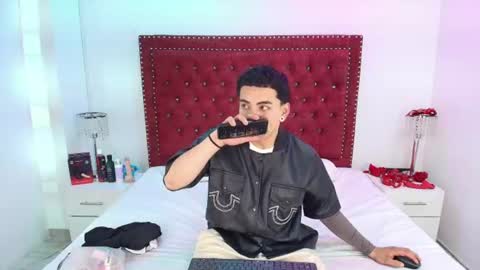 Snapshot of jaden_and_sofia chatting on July 28, 3:13 am Jaden and Sofia online show from July 28, 3:13 am