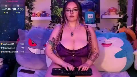 jadeplant online show from May 9, 1:22 am