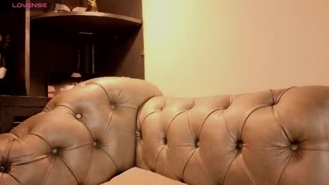 Snapshot of jadiel_stone chatting on June 7, 2:43 pm Jadiel online show from June 7, 2:43 pm
