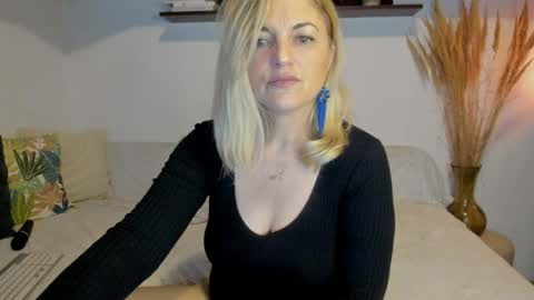 elena online show from May 14, 1:56 am