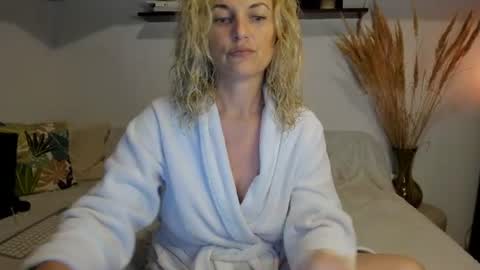 elena online show from July 5, 1:34 am
