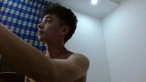 Snapshot of jaico_santos1 chatting on April 6, 11:49 pm Jaico online show from April 6, 11:49 pm