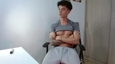 Snapshot of jaico_santos1 chatting on July 6, 11:40 pm Jaico online show from July 6, 11:40 pm