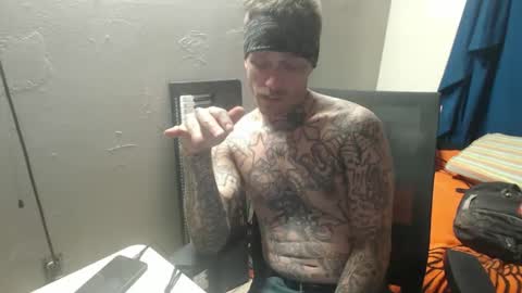 showingitoff online show from October 12, 6:40 pm