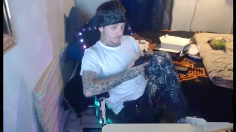 showingitoff online show from November 19, 3:50 am