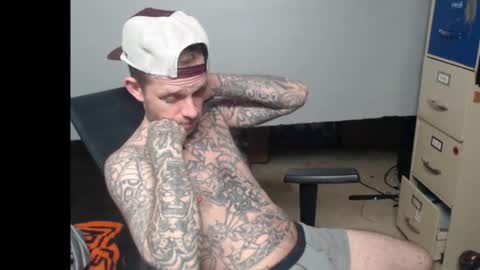 showingitoff online show from December 14, 9:25 am