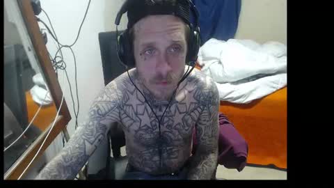 showingitoff online show from June 23, 4:43 am