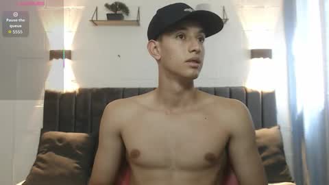 Snapshot of jake_shadow14 chatting on September 22, 6:32 pm Hi guys im new 3 online show from September 22, 6:32 pm