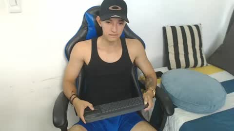 Hi guys im new 3 online show from June 10, 5:12 pm