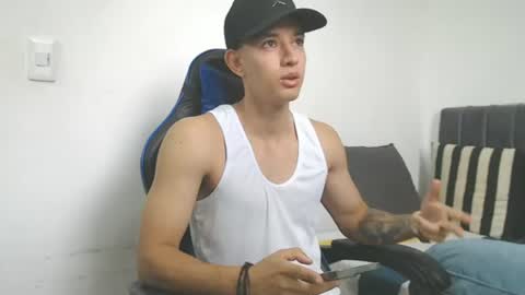 Hi guys im new 3 online show from June 19, 3:16 pm