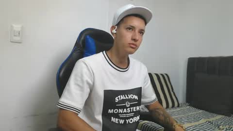 Hi guys im new 3 online show from July 5, 5:42 pm