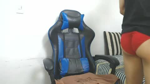 Hi guys im new 3 online show from July 17, 3:29 pm