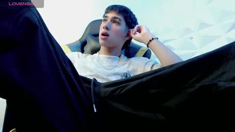 jake_tripp online show from December 29, 3:44 am