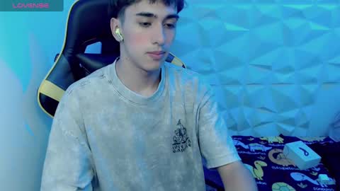 jake_tripp online show from December 29, 9:50 am