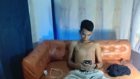 Snapshot of jake_xph chatting on March 28, 4:17 pm jake_xph online show from March 28, 4:17 pm