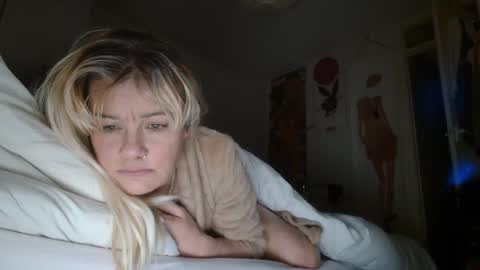 Snapshot of jakkilouise chatting on March 6, 1:37 am JAKKI LOUISE pornstar online show from March 6, 1:37 am