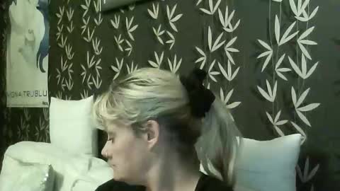 Snapshot of jakkilouise chatting on October 10, 9:58 pm JAKKI LOUISE pornstar online show from October 10, 9:58 pm