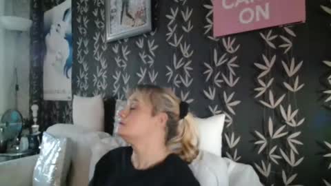 Snapshot of jakkilouise chatting on November 21, 3:22 pm JAKKI LOUISE pornstar online show from November 21, 3:22 pm