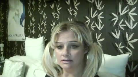 Snapshot of jakkilouise chatting on June 18, 10:58 pm JAKKI LOUISE pornstar online show from June 18, 10:58 pm