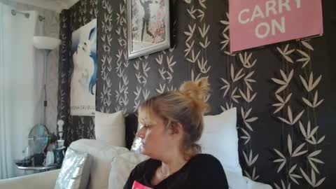 Snapshot of jakkilouise chatting on June 25, 4:22 pm JAKKI LOUISE pornstar online show from June 25, 4:22 pm