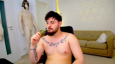 Snapshot of jalenpenn chatting on March 27, 6:08 am JalenPenn online show from March 27, 6:08 am