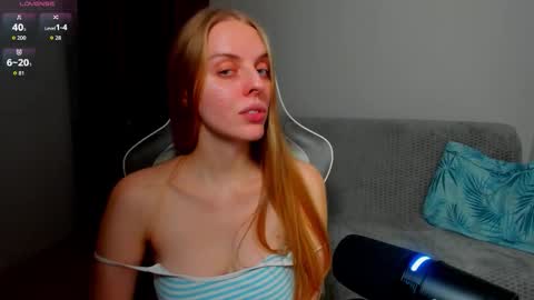 Snapshot of jam_cream chatting on March 7, 6:38 pm Sofia online show from March 7, 6:38 pm