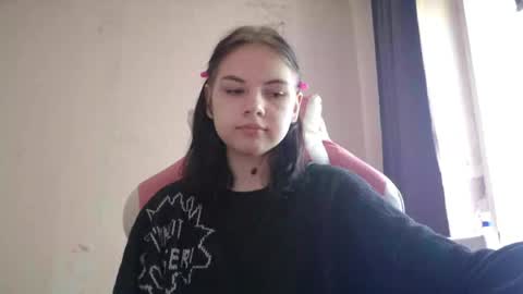 Snapshot of jamawoosley chatting on June 5, 6:52 am Mila online show from June 5, 6:52 am