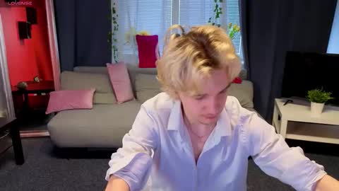 Snapshot of jamemiller chatting on March 5, 7:48 am JameMiller online show from March 5, 7:48 am