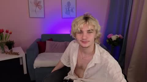 Snapshot of jamemiller chatting on March 6, 9:11 pm JameMiller online show from March 6, 9:11 pm