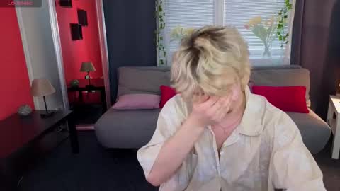 Snapshot of jamemiller chatting on March 9, 7:12 am JameMiller online show from March 9, 7:12 am