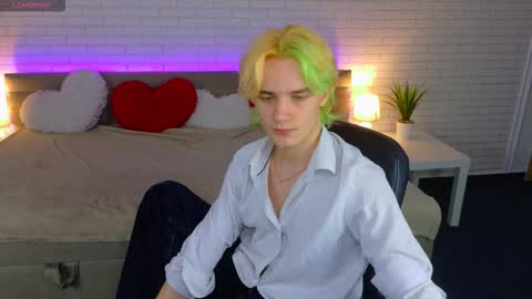 Snapshot of jamemiller chatting on March 19, 2:32 pm JameMiller online show from March 19, 2:32 pm