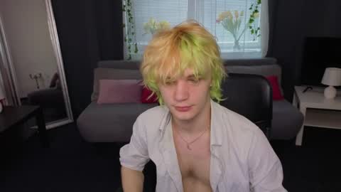 Snapshot of jamemiller chatting on March 25, 7:25 am JameMiller online show from March 25, 7:25 am